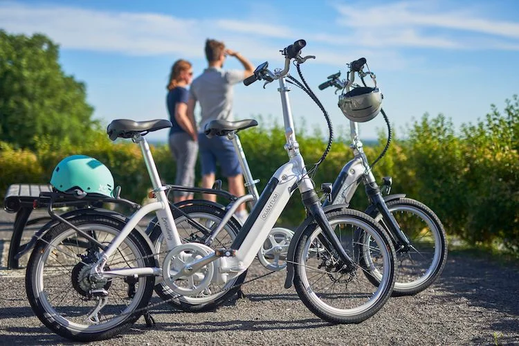 Vélo électrique pliable Quantum Broadway Balade à vélo à la campagne